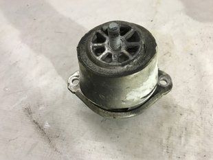Опора двигуна 7P6199131D Volkswagen Touareg