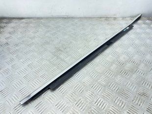 Молдинг / уплотнитель паза стекла 8U08532842ZZ Audi Q3