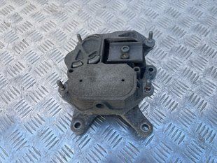 Опора / подушка двигуна 4M0399153N Audi Q7