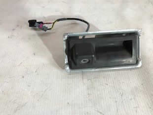 Кнопка замка крышки багажника с камерой 3C9827566A Volkswagen Touareg