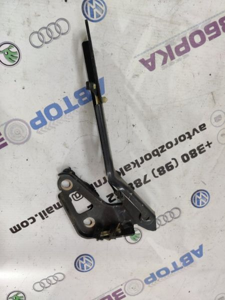 Петля капота 4L0823302 Audi Q7