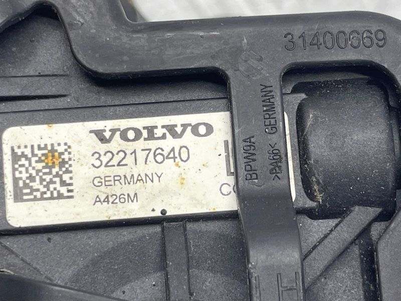 Суппорт тормозной Volvo XC90