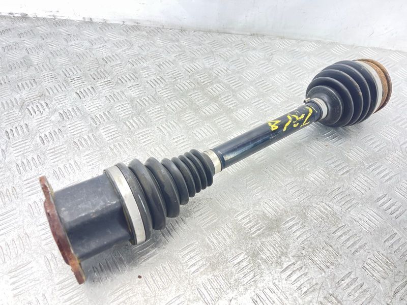 Піввісь 4M0407271D Audi Q7