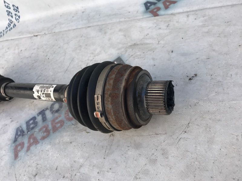 Привідний вал передній 4G0407271F Audi A6 Audi A6, Audi A7, Audi A8, Audi Q5, Audi RS7, Audi S6, Audi S7, Audi S8, Audi SQ5