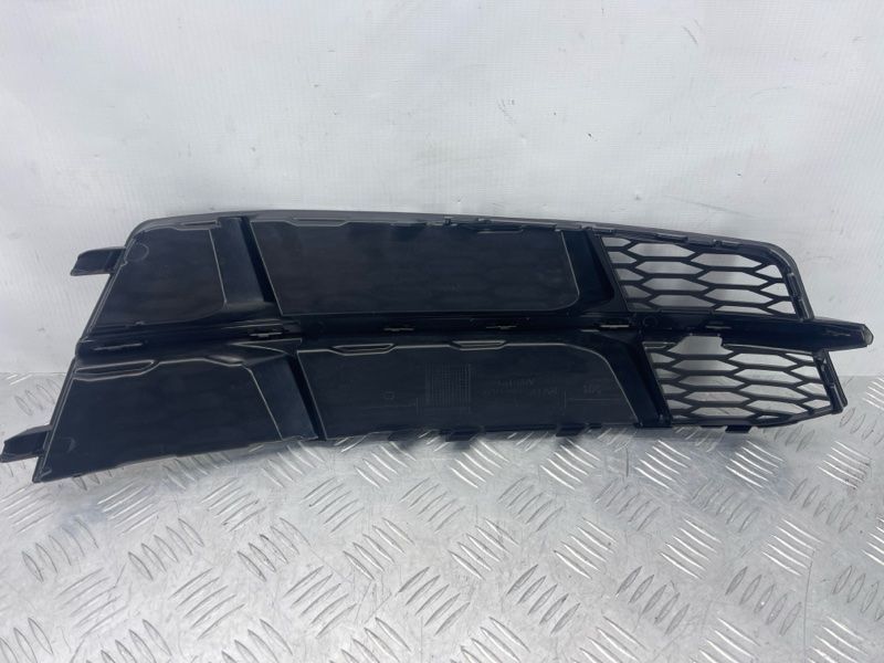 Решітка бампера Audi A6