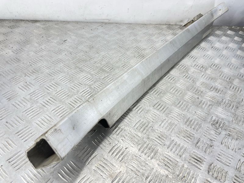 Підсилювач переднього бампера 4L0807113A Audi Q7