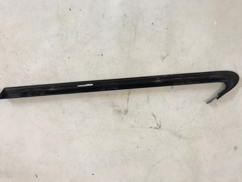 Молдинг скла 4G5853345 Audi A6