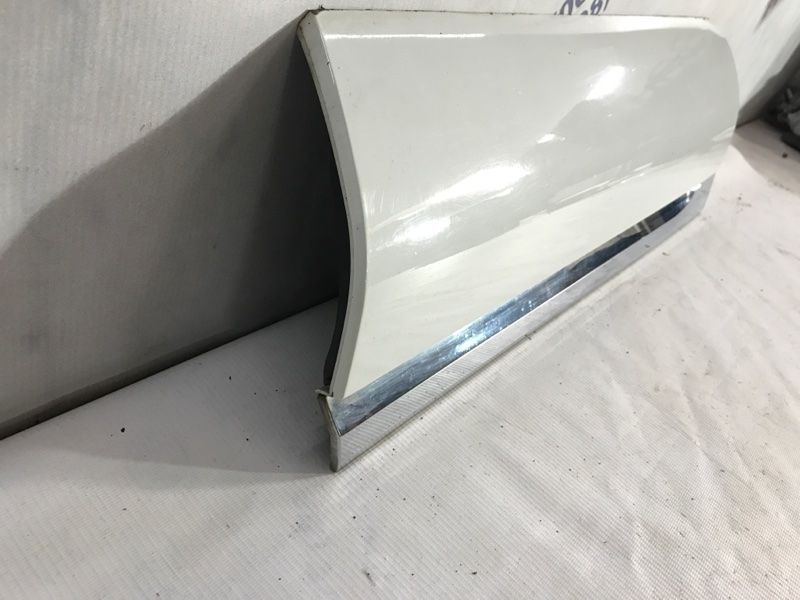 Накладка дверей 7P6854950H Volkswagen Touareg