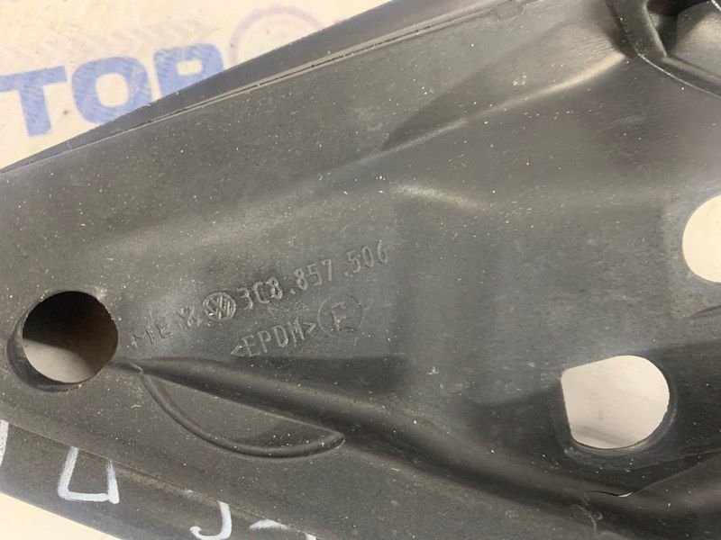 Уплотнитель двери 3C8857506 Volkswagen CC