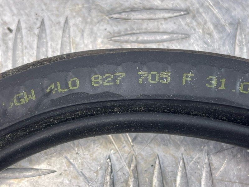Ущільнювач багажника 4L0827705J Audi Q7