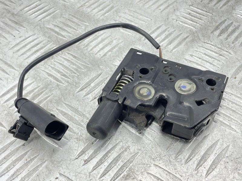 Замок капота 4H0823509C Audi A8