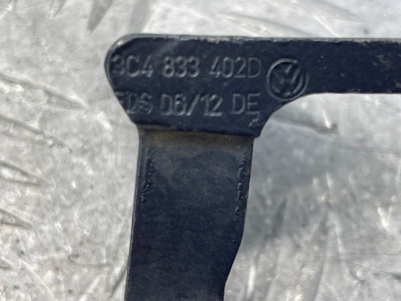 Петля двери верхняя 3C4833402D Volkswagen CC