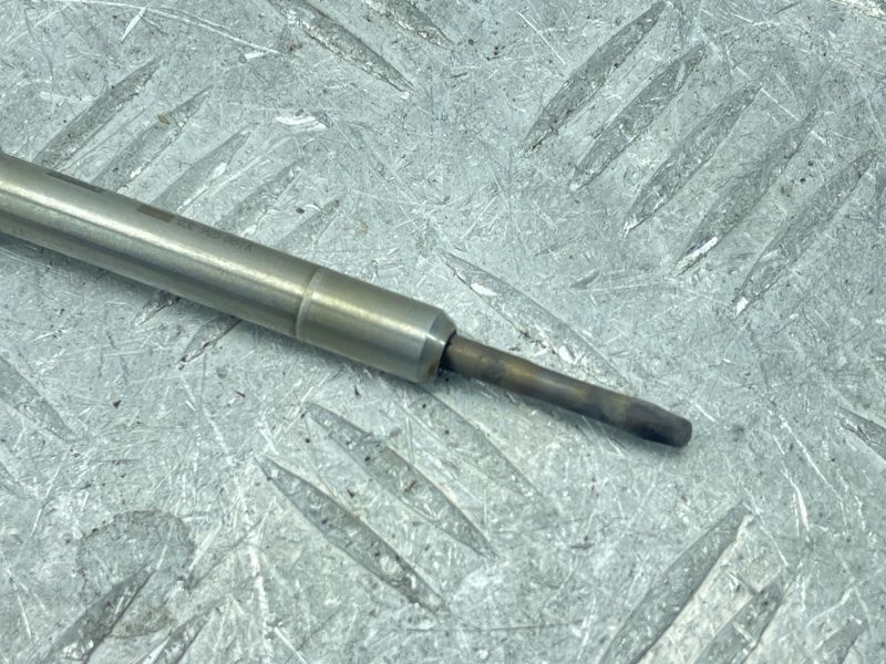 Свічка розжарювання 03L905061K Audi Q7 Audi A3, Audi A6, Audi A7, Audi A8, Audi Q5, Audi Q7, Volkswagen Beetle, Volkswagen Golf, Volkswagen Golf SportWagen, Volkswagen Jetta, Volkswagen Passat, Volkswagen Touareg