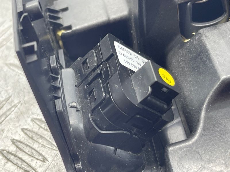 Перемикач регулятора положення рульової колонки 4M0953551 Audi Q7