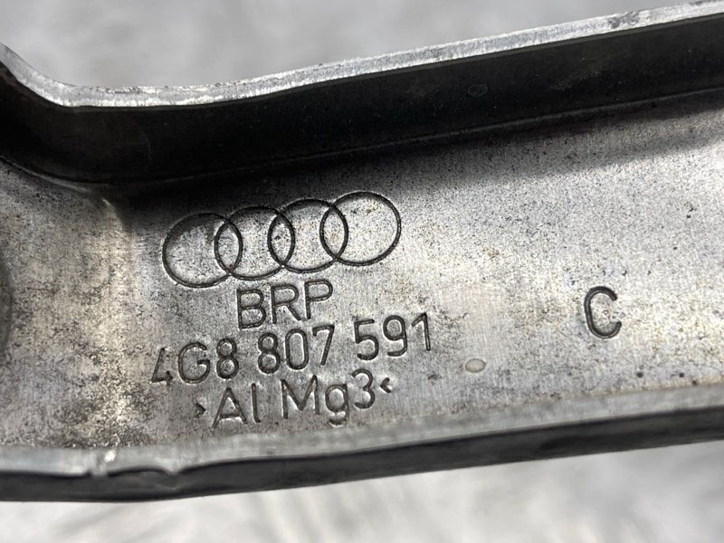 Кронштейн Audi A7