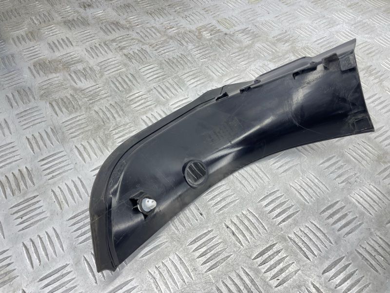 Накладка ліхтаря 32228374 Polestar 2