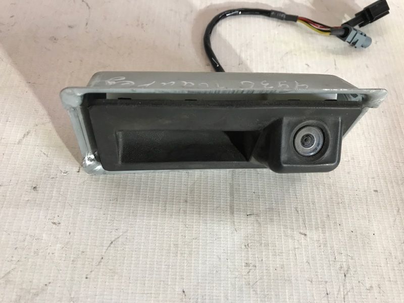 Кнопка замка крышки багажника с камерой 3C9827566A Volkswagen Touareg