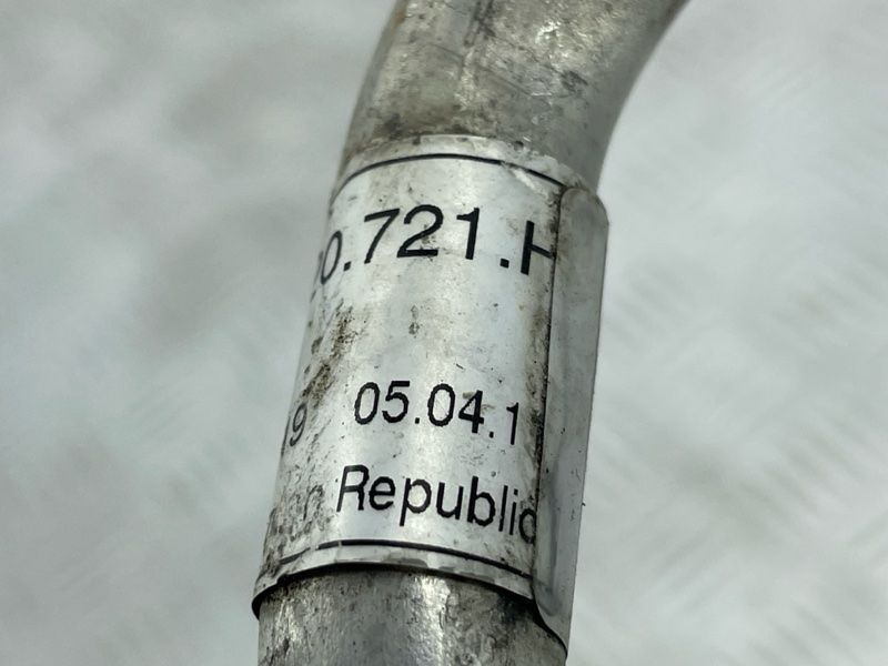 Трубка кондиціонера 7p0820721h Volkswagen Touareg