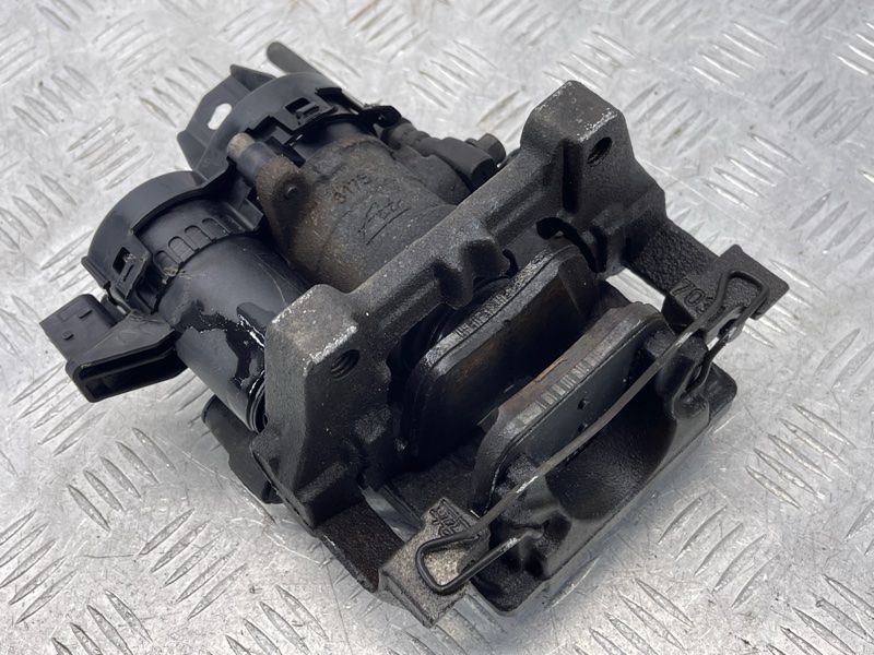 Суппорт тормозной 31471267 Volvo XC90