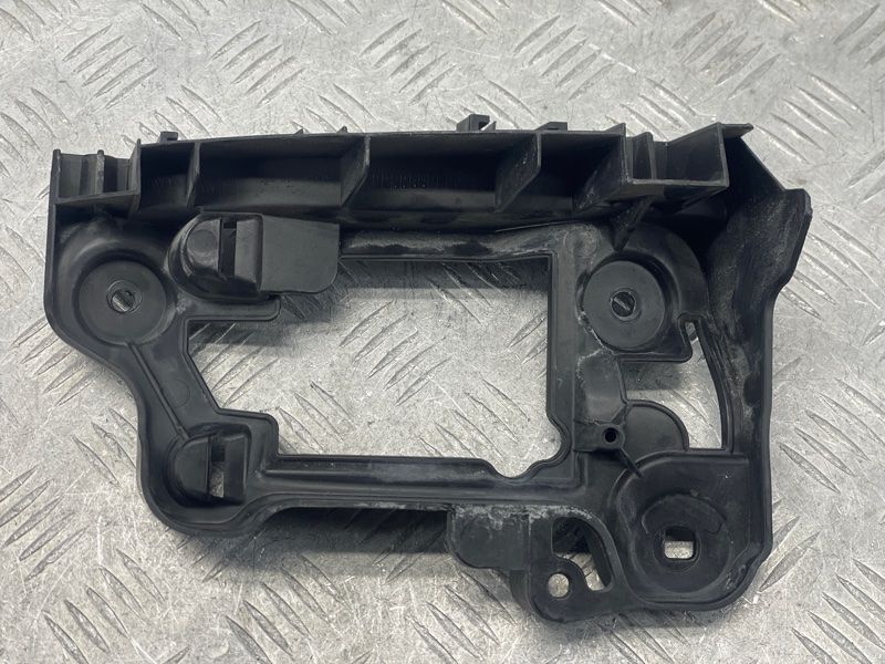 Направляюча заднього бампера ліва 3C8807393D Volkswagen CC Volkswagen CC