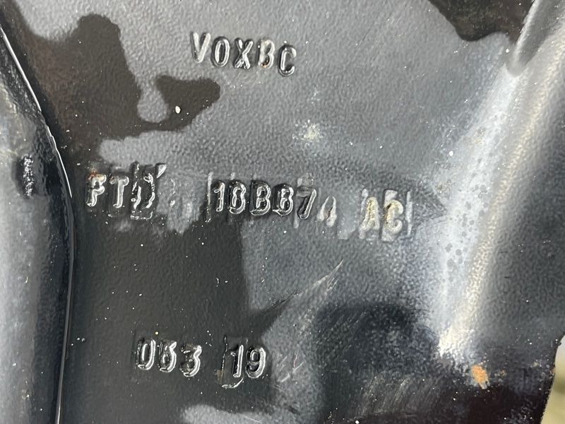 Кронштейн усилителя бампера FT4B16B674AC Ford Edge