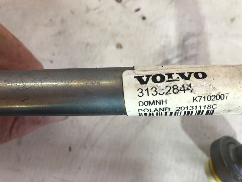 Трубка кондиціонера 31332844 Volvo XC60