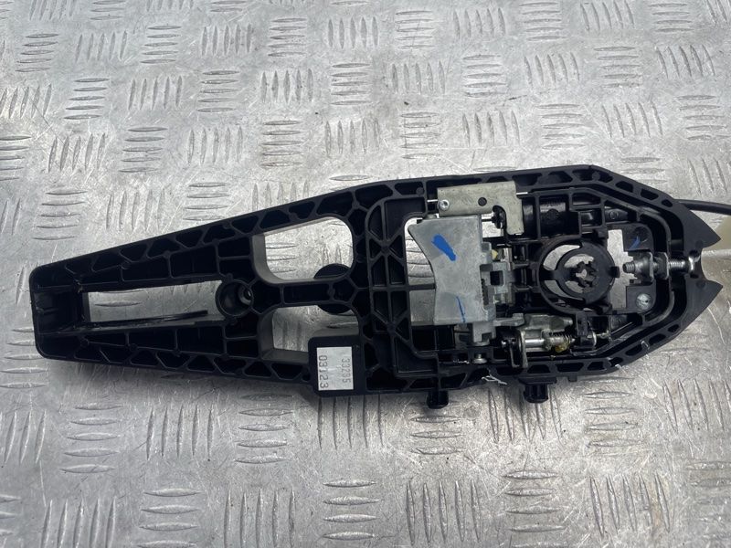 Кронштейн ручки ES73F22464AF Ford Edge
