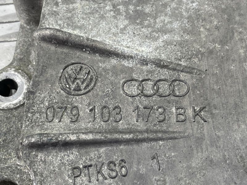 Кришка блоку циліндрів 079103173BK Audi S7
