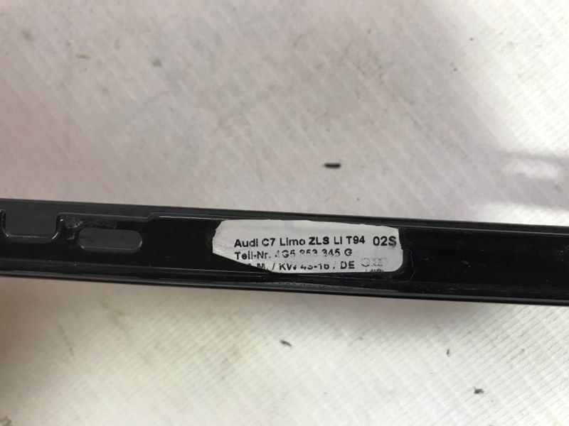 Молдинг скла 4G5853345 Audi A6