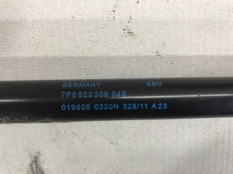 Газовый упор капота / Амортизатор 7P6823359 Volkswagen Touareg