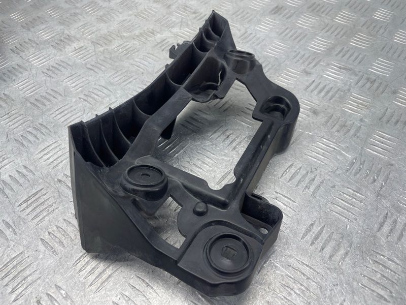 Направляюча заднього бампера ліва 3C8807393D Volkswagen CC Volkswagen CC