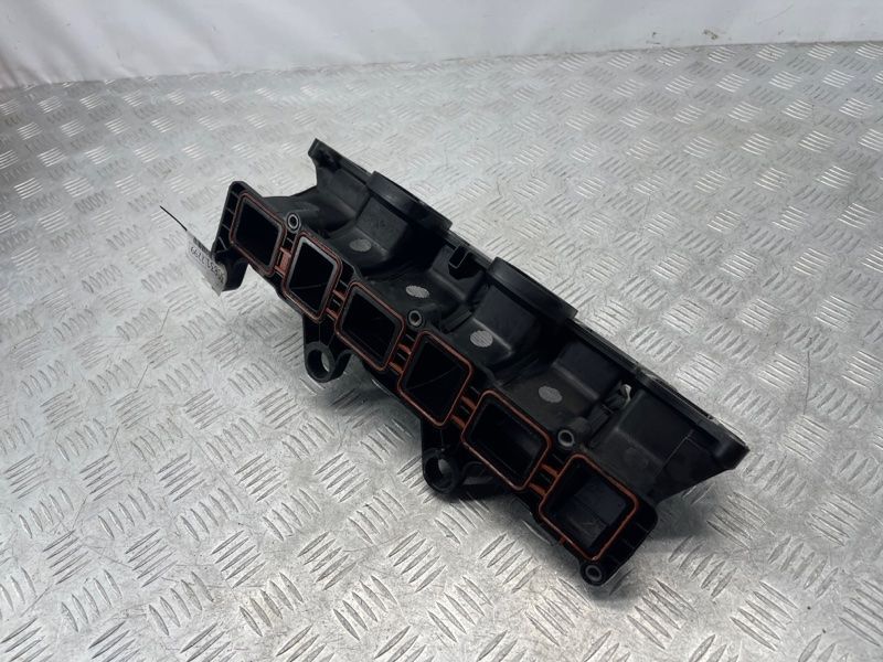 Коллектор впускной 03H133204B Volkswagen Touareg