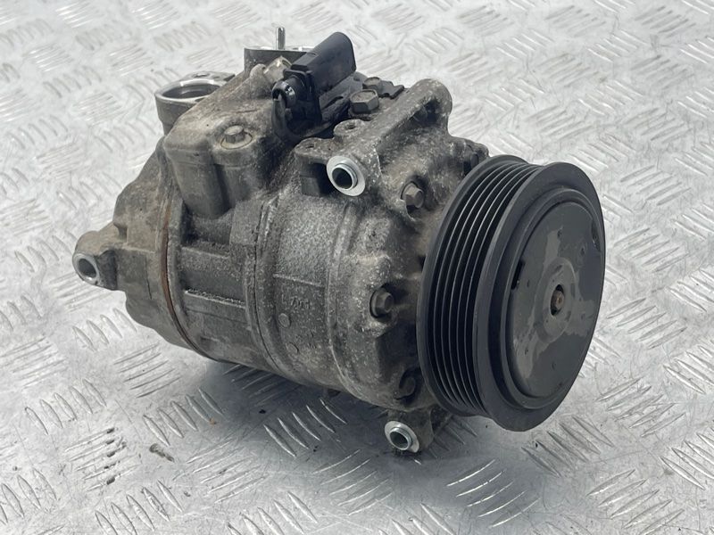 Компресор кондиціонера 7P0820803D Volkswagen Touareg