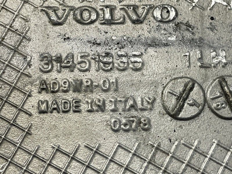 Важіль задньої підвіски нижній 31451935 Volvo XC90
