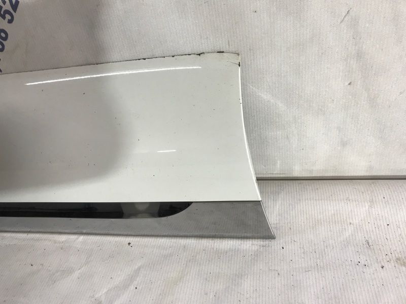 Накладка дверей 7P6854950H Volkswagen Touareg