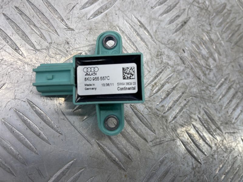 Датчик удару 8K0955557C Audi A4 Allroad