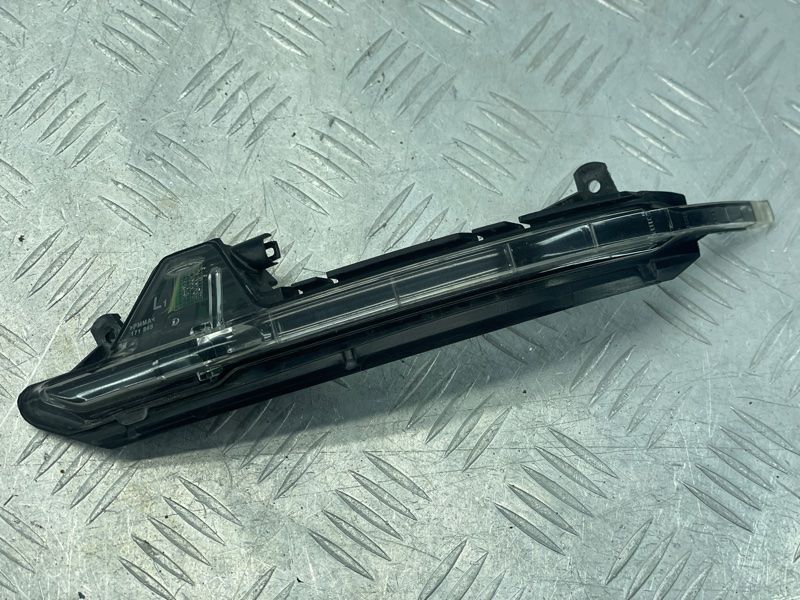Покажчик повороту дзеркала Audi S8