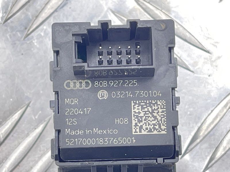 Кнопка фіксатора стоянкового гальма 80B927225 Audi Q5