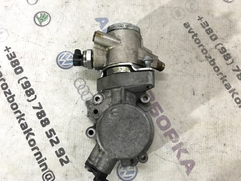 Паливний насос 06E103535A Audi Q7