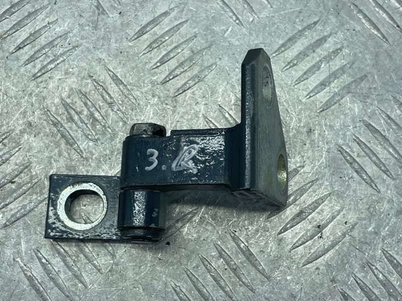 Петля двери верхняя 3C4833402D Volkswagen CC