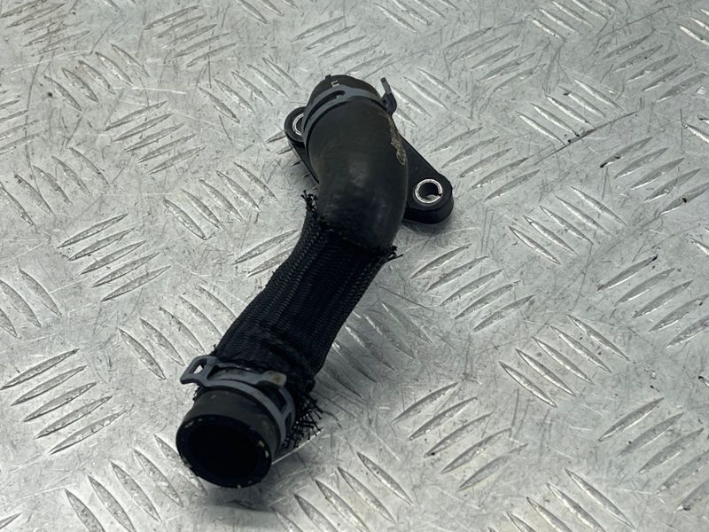 Патрубок 059121057S Audi Q7