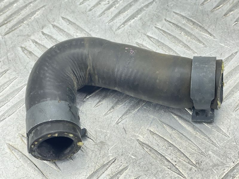 Шланг системи охолодження 7L0819329A Volkswagen Touareg