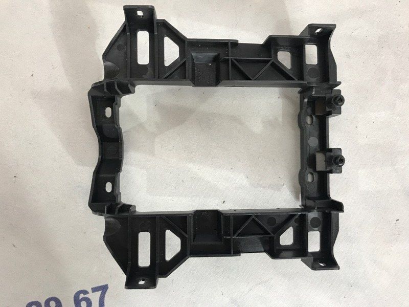 Крепление центральной консоли салона 4L0863531A Audi Q7