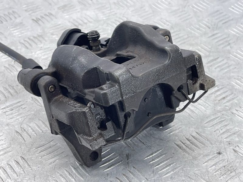 Суппорт тормозной 31471267 Volvo XC90