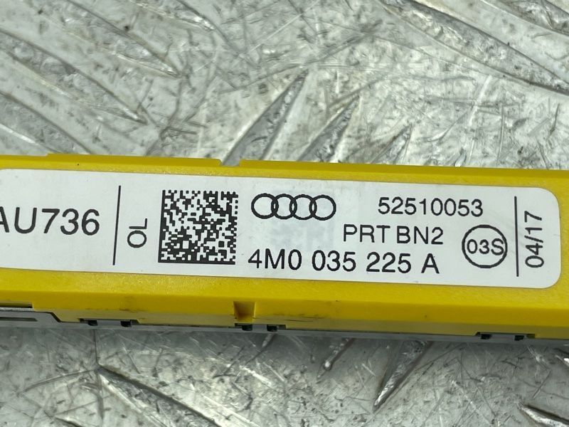 Усилитель антенны 4M0035225A Audi Q7