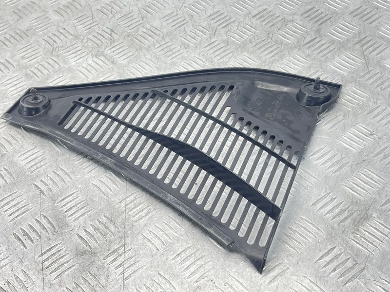 Накладка Volkswagen Touareg