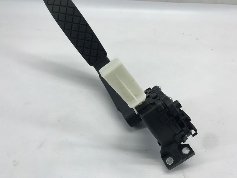 Педаль газу (акселератора) 7L0723507D Volkswagen Touareg