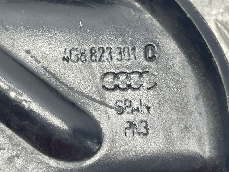 Петля капота 4G8823301C Audi A6