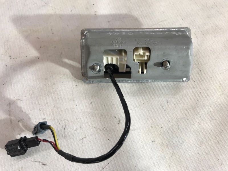 Кнопка замка крышки багажника с камерой 3C9827566A Volkswagen Touareg