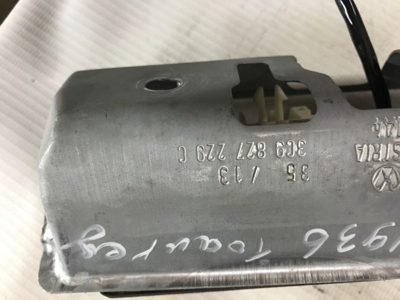 Кнопка замка крышки багажника с камерой 3C9827566A Volkswagen Touareg